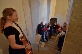 Visite de "l'Abbaye au village" en musique